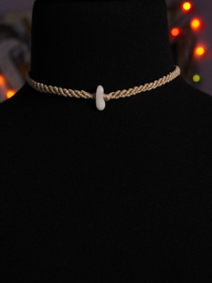 Handmade Clear Quartz Beige Macrame Necklace | Licornerie