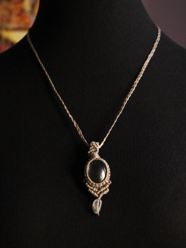 Licornerie: Handmade Smoky Quartz Black Necklace - Macrame Jewelry